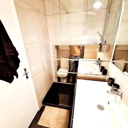 Appartement Avec Piscine Et Vue Degagee, Proche De Mandelieu