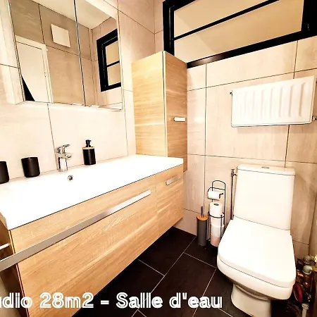 Avec Piscine Et Vue Degagee, Proche De 公寓